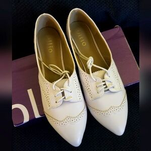 NEW OllioWomens Wingtip Oxford Shoes White Size 8.5 Fits Size 8!